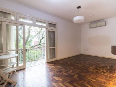 Apartamento à venda com 126m², 3 quartos, 1 suíte, 1 vaga no bairro Moinhos de Vento em Porto Alegre - Foto 2