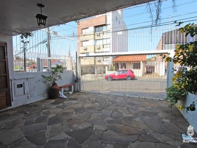 Casa à venda com 326m², 3 quartos, 3 suítes, 4 vagas no bairro Glória em Porto Alegre - Foto 36