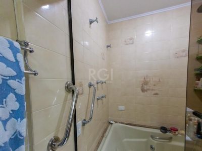 Apartamento à venda com 243m², 2 quartos, 1 suíte, 3 vagas no bairro Menino Deus em Porto Alegre - Foto 15