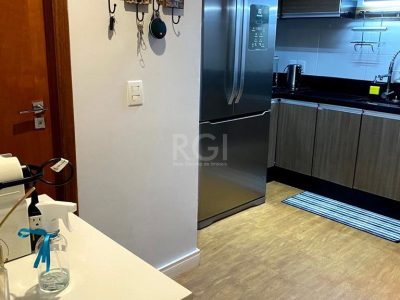 Casa à venda com 137m², 3 quartos, 1 suíte, 3 vagas no bairro Tristeza em Porto Alegre - Foto 4