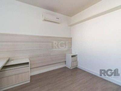 Apartamento à venda com 79m², 3 quartos, 1 suíte, 2 vagas no bairro Jardim Carvalho em Porto Alegre - Foto 14