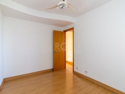 Apartamento à venda com 106m², 3 quartos, 1 suíte, 2 vagas no bairro Floresta em Porto Alegre - Foto 15