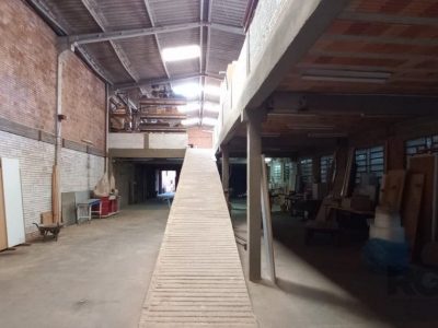 Depósito/Pavilhão à venda com 700m² no bairro Partenon em Porto Alegre - Foto 2