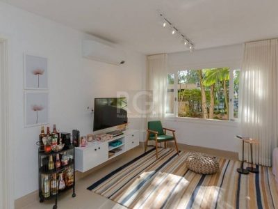 Apartamento à venda com 115m², 3 quartos, 1 suíte, 2 vagas no bairro Higienópolis em Porto Alegre - Foto 3