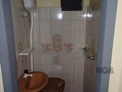 Casa à venda com 65m², 3 quartos, 1 suíte, 5 vagas no bairro Glória em Porto Alegre - Foto 6