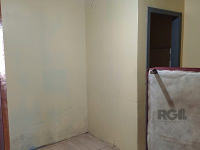 Casa à venda com 65m², 3 quartos, 1 suíte, 5 vagas no bairro Glória em Porto Alegre - Foto 7