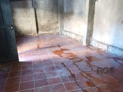 Casa à venda com 65m², 3 quartos, 1 suíte, 5 vagas no bairro Glória em Porto Alegre - Foto 16