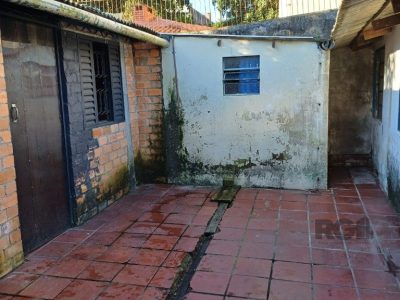 Casa à venda com 65m², 3 quartos, 1 suíte, 5 vagas no bairro Glória em Porto Alegre - Foto 15