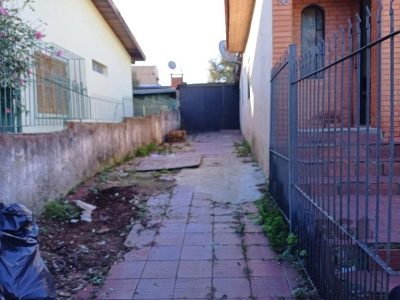 Casa à venda com 65m², 3 quartos, 1 suíte, 5 vagas no bairro Glória em Porto Alegre - Foto 3