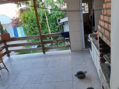 Casa à venda com 215m², 4 quartos, 1 vaga no bairro Partenon em Porto Alegre - Foto 13