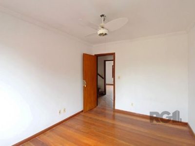 Casa à venda com 172m², 3 quartos, 2 suítes, 2 vagas no bairro Ipanema em Porto Alegre - Foto 27