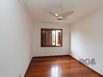 Casa à venda com 172m², 3 quartos, 2 suítes, 2 vagas no bairro Ipanema em Porto Alegre - Foto 28