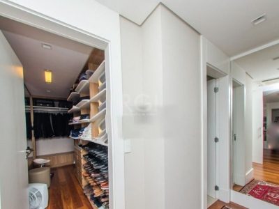 Apartamento à venda com 334m², 4 quartos, 4 suítes, 4 vagas no bairro Petrópolis em Porto Alegre - Foto 15