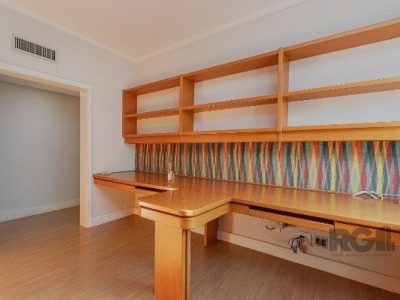 Apartamento à venda com 283m², 4 quartos, 1 suíte, 2 vagas no bairro Moinhos de Vento em Porto Alegre - Foto 30