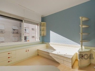 Apartamento à venda com 283m², 4 quartos, 1 suíte, 2 vagas no bairro Moinhos de Vento em Porto Alegre - Foto 25