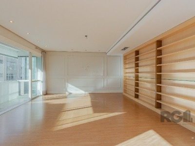 Apartamento à venda com 283m², 4 quartos, 1 suíte, 2 vagas no bairro Moinhos de Vento em Porto Alegre - Foto 3