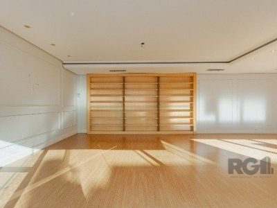 Apartamento à venda com 283m², 4 quartos, 1 suíte, 2 vagas no bairro Moinhos de Vento em Porto Alegre - Foto 5