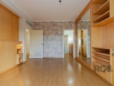 Apartamento à venda com 283m², 4 quartos, 1 suíte, 2 vagas no bairro Moinhos de Vento em Porto Alegre - Foto 31