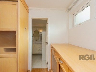 Apartamento à venda com 283m², 4 quartos, 1 suíte, 2 vagas no bairro Moinhos de Vento em Porto Alegre - Foto 32