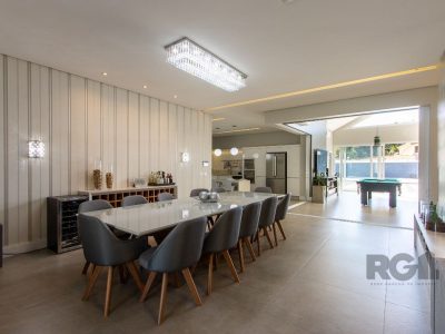 Casa à venda com 380m², 4 quartos, 4 suítes, 3 vagas no bairro Ipanema em Porto Alegre - Foto 14