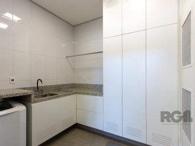 Casa à venda com 380m², 4 quartos, 4 suítes, 3 vagas no bairro Ipanema em Porto Alegre - Foto 28