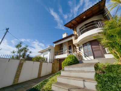 Casa à venda com 260m², 4 quartos, 2 suítes, 3 vagas no bairro Glória em Porto Alegre - Foto 2