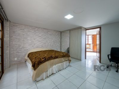 Casa à venda com 260m², 4 quartos, 2 suítes, 3 vagas no bairro Glória em Porto Alegre - Foto 25