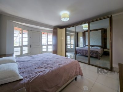 Casa à venda com 260m², 4 quartos, 2 suítes, 3 vagas no bairro Glória em Porto Alegre - Foto 31