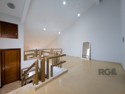 Casa à venda com 260m², 4 quartos, 2 suítes, 3 vagas no bairro Glória em Porto Alegre - Foto 39