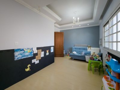 Casa à venda com 260m², 4 quartos, 2 suítes, 3 vagas no bairro Glória em Porto Alegre - Foto 45