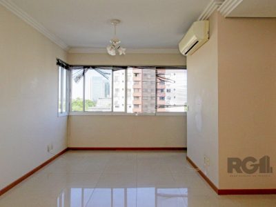 Apartamento à venda com 72m², 2 quartos, 1 suíte, 2 vagas no bairro Menino Deus em Porto Alegre - Foto 12