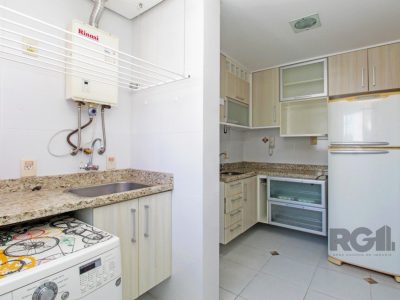 Apartamento à venda com 72m², 2 quartos, 1 suíte, 2 vagas no bairro Menino Deus em Porto Alegre - Foto 17