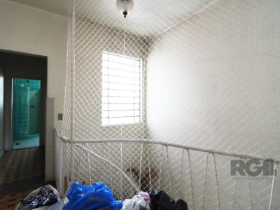 Casa à venda com 240m², 4 quartos, 1 suíte, 3 vagas no bairro Partenon em Porto Alegre - Foto 20