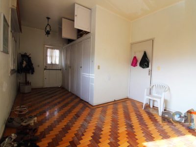 Casa à venda com 240m², 4 quartos, 1 suíte, 3 vagas no bairro Partenon em Porto Alegre - Foto 22