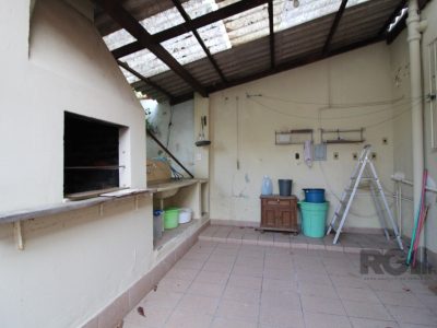 Casa à venda com 240m², 4 quartos, 1 suíte, 3 vagas no bairro Partenon em Porto Alegre - Foto 29