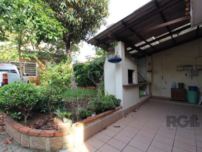 Casa à venda com 240m², 4 quartos, 1 suíte, 3 vagas no bairro Partenon em Porto Alegre - Foto 30