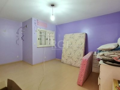 Casa à venda com 378m², 3 quartos, 1 suíte, 4 vagas no bairro Jardim Itu em Porto Alegre - Foto 16