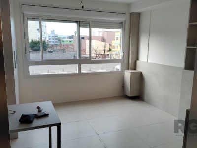 Apartamento à venda com 26m², 1 quarto, 1 vaga no bairro Partenon em Porto Alegre - Foto 2