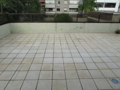 Cobertura à venda com 150m², 2 quartos, 1 suíte, 1 vaga no bairro Petrópolis em Porto Alegre - Foto 2