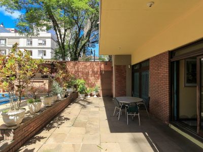 Casa à venda com 480m², 4 quartos, 4 suítes, 4 vagas no bairro Petrópolis em Porto Alegre - Foto 3