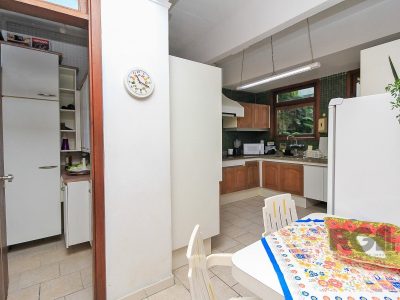 Casa à venda com 480m², 4 quartos, 4 suítes, 4 vagas no bairro Petrópolis em Porto Alegre - Foto 12