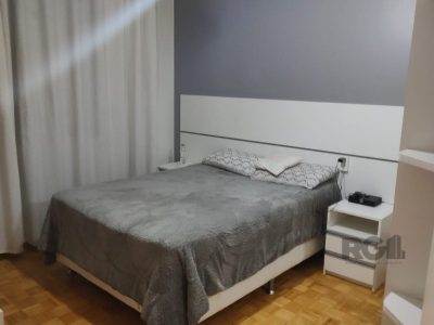 Apartamento à venda com 72m², 3 quartos, 1 suíte, 3 vagas no bairro Higienópolis em Porto Alegre - Foto 7