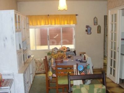 Casa à venda com 150m², 2 quartos, 3 vagas no bairro Ipanema em Porto Alegre - Foto 5