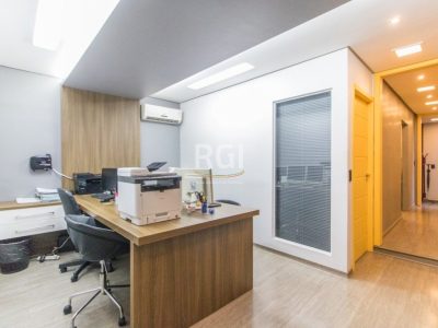 Conjunto/Sala à venda com 98m² no bairro Centro Histórico em Porto Alegre - Foto 9