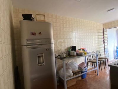 Casa à venda com 67m², 2 quartos, 2 vagas no bairro Passo d'Areia em Porto Alegre - Foto 9