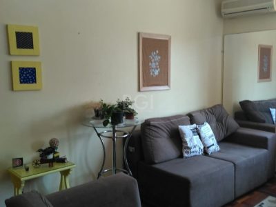 Apartamento à venda com 74m², 2 quartos, 1 vaga no bairro Partenon em Porto Alegre - Foto 2