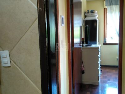 Apartamento à venda com 74m², 2 quartos, 1 vaga no bairro Partenon em Porto Alegre - Foto 8