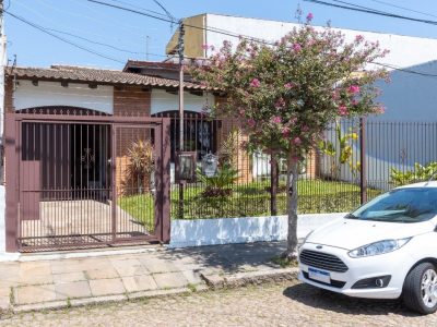 Casa à venda com 165m², 3 quartos, 1 suíte, 3 vagas no bairro Medianeira em Porto Alegre - Foto 2