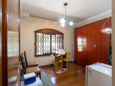 Casa à venda com 165m², 3 quartos, 1 suíte, 3 vagas no bairro Medianeira em Porto Alegre - Foto 20