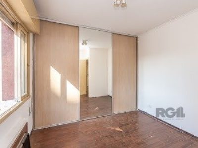 Apartamento à venda com 102m², 3 quartos, 1 suíte, 1 vaga no bairro Moinhos de Vento em Porto Alegre - Foto 4